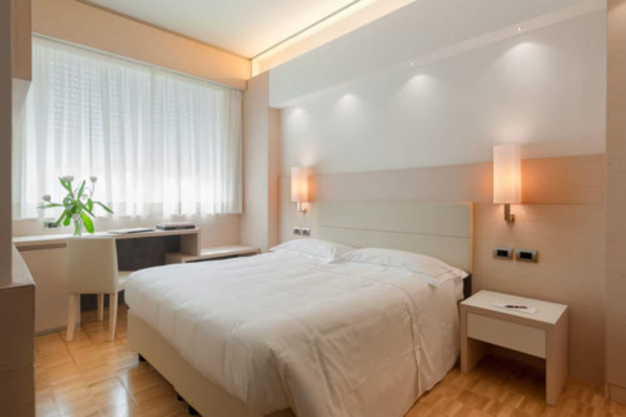 Hotel Ariston Milano Esterno foto